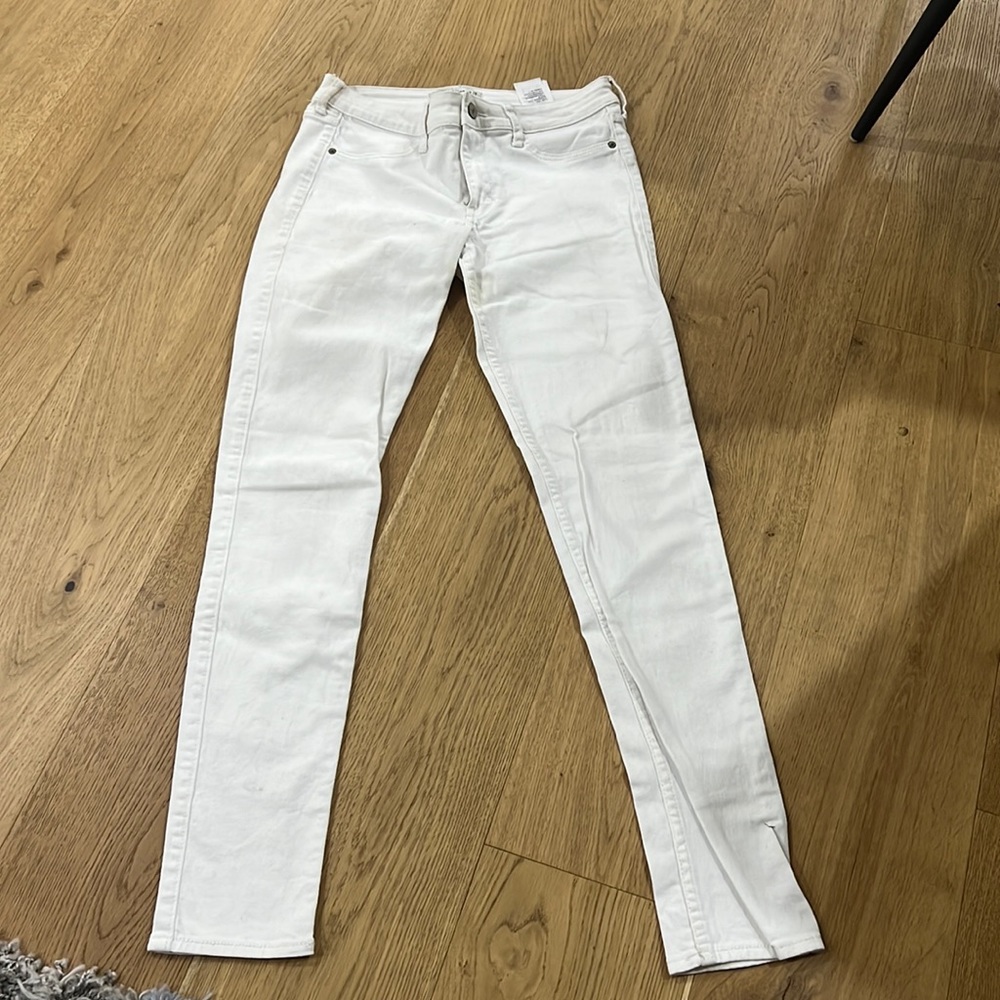 White Abercrombie skinny jeans